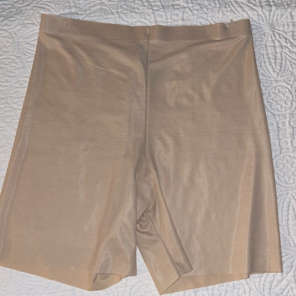 Maidenform control shaping short size XL